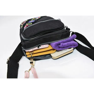 Sac messager rétro en nylon imperméable, sac à main de grande capacité, sac à bandoulière tendance et polyvalent - Product Image 5