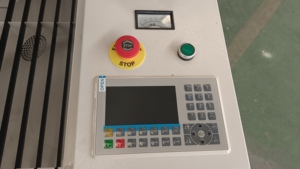 Machine de gravure laser 3D 3*4 pieds 1390 150W Reci W6 avec Ruida Control CW5200 Chiller Leadshine 57 Motor CCD Camera Auto Focus - Product Image 4