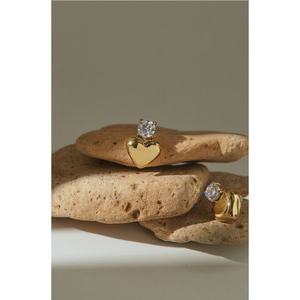 ต่างหูรูปหัวใจสแตนเลสคุณภาพสูง ดีไซน์ใหม่สุดคลาสสิก ชุบทอง ประดับเพชรคิวบิกเซอร์โคเนียขนาดเล็ก เครื่องประดับแฟชั่น - Product Image 5