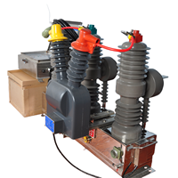 Disjoncteur à vide à aimant permanent triphasé extérieur ZW32-12M 12kV / Interrupteur à vide haute fiabilité monté sur poteau VCB