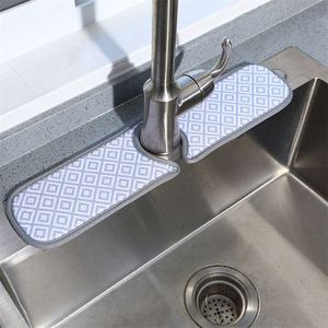 Washable and Faucet Absorbent Pad a Convenient Reusable <b>Throws</b> Product - Product Image 6
