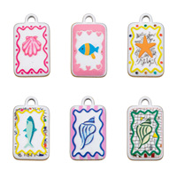 Pendentif carré imprimé en forme de coquillage de poisson ; Collier tendance en acier inoxydable 304 plaqué or 18 carats par électrolyse sous vide