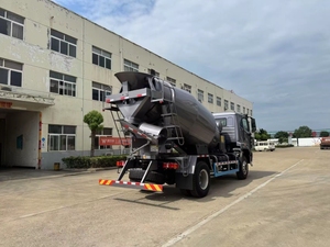 Camion malaxeur à <span class=keywords><strong>béton</strong></span> Hubei HOWO pour le transport d'hydrocarbures sur longue distance, moteur 9.726L, livré avec rapport de test mécanique - Product Image 5