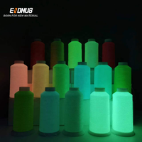 Lueur lumineuse dans le noir 150D/2 fil à coudre à broder en polyester rouleau de 3000 mètres