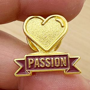 Gros Logo personnalisé métal émail doux or coeur <span class=keywords><strong>Passion</strong></span> épinglette en vrac émail broche manteau poitrine broche chapeau insigne - Product Image 6