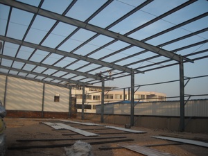 Capannone Industriale in Struttura d'Acciaio, Costruzione Moderna Prefabbricata con Telaio Metallico, Grande Edificio Industriale per Scuole - Product Image 1