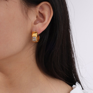 Cuff Earrings Geometric Green Zircon Inlaid 18K Gold Plated <b>Titanium</b> Steel <b>Studs</b> For Commuting Fashion Jewelry - Product Image 4