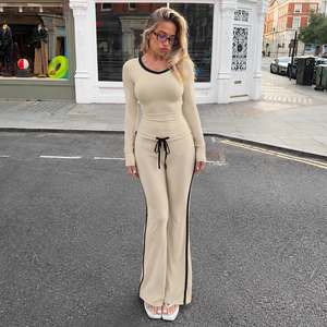 Conjunto de dos piezas con ribete en contraste para mujer, top de manga larga con cuello en V y pantalones acampanados con cordón de cintura baja, atuendo informal de otoño - Product Image 4