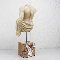 Sculpture de torse masculin grec antique en métal et marbre, base en marbre, statue de corps fragmenté, minimaliste, faite à la main, beige, ornement d'art de table