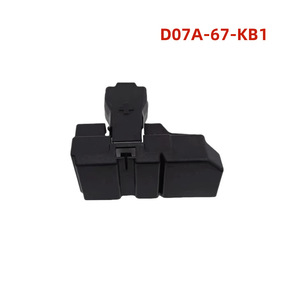 XFHSXDPJ D07A-67-KB1 Cubierta de terminal positivo de plástico para protección de batería para Mazda 6 3 CX-5 CX-8 CX-4 - Product Image 4