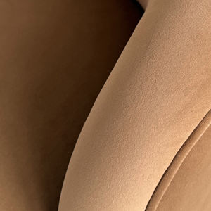 Silla de Ocio Giratoria Tapizada en Terciopelo Marrón con Base de Madera Curvada de Estilo Moderno para Dormitorio, Apartamento, Comedor y Gimnasio - Product Image 5