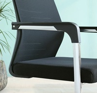 Chaise de bureau visiteur professionnelle ergonomique avec dossier en maille, accoudoirs rembourrés et base chromée – Vente en gros