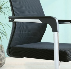 Silla <span class=keywords><strong>de</strong></span> Oficina Ergonómica <span class=keywords><strong>de</strong></span> Diseño Profesional con Respaldo <span class=keywords><strong>de</strong></span> Malla, Reposabrazos Acolchados y Base Cromada para Visitantes - Product Image 4