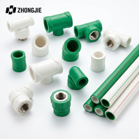 Sambungan Pipa PP-R Reducing Elbow 20mm-32mm 2.5 MPa Plastik Konektor Tidak Sama Ukuran untuk Perpipaan Bangunan Rumah Tangga