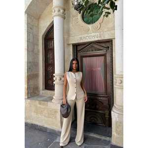 Ensemble 2 pièces Lamarie pour femme avec cravate à la taille (haut et bas) – Tailles XS-XL – Tenues élégantes avec short intégré - Product Image 3