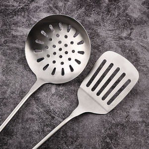 Goedkope Ontwerp Rvs Keukengerei Met Walnoot Houten Handvat Keukengerei Set - Product Image 4