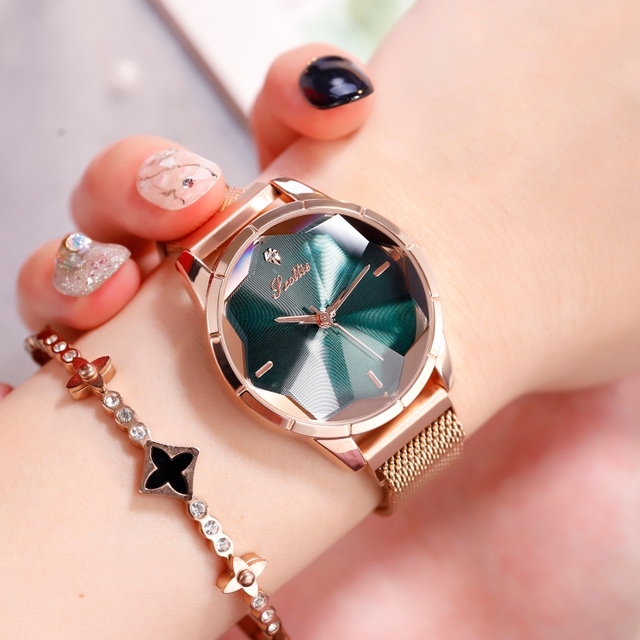 Luxury Fashion Women's Scottie Watch Alloy Band Glass Dial Pointer Movement Water Resistant