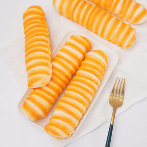 Juguete Antiestrés de Espuma PU con Forma de Croissant, Simulación de Comida, para Descomprimir, Personalizable al por Mayor - Product Image 3