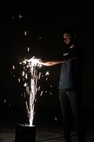 2 pièces 600W Machine à étincelles froides professionnelle audio vidéo et éclairage Effet de scène Fontaine froide Étincelles Feux d'artifice pour fête Mariage