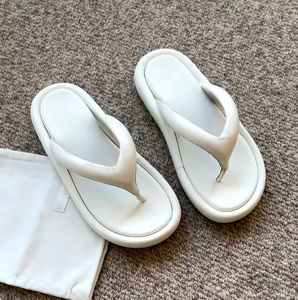 Sandalias minimalistas de plataforma con suela de piel de oveja italiana y suela blanda, que añaden altura para un estilo casual, estilo femenino. - Product Image 5