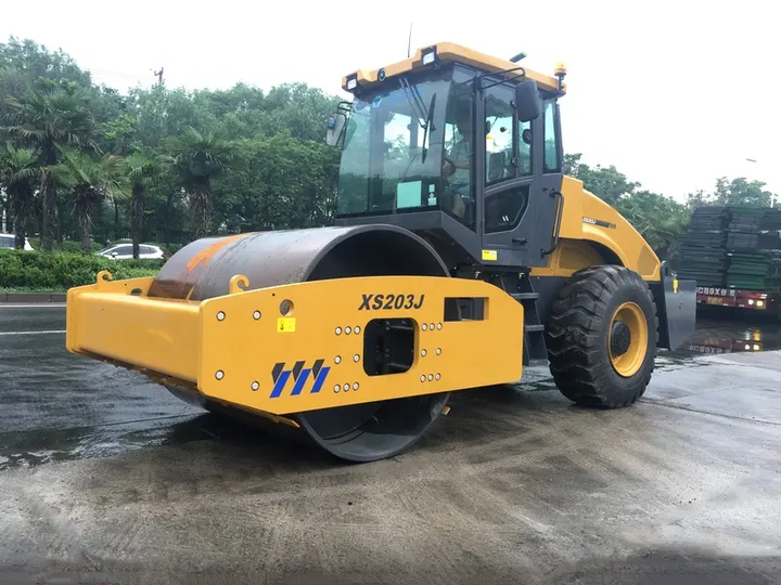 20 Ton XS203J Vibratory Road Roller HighPerformance Construction