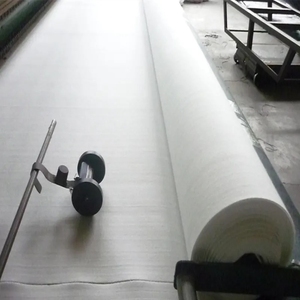 Bán buôn Chiều rộng 0.8m 1.2m 2.<span class=keywords><strong>4m</strong></span> 3.6m mạnh mẽ chống UV dày đen không dệt vải cho cảnh quan vải và vải địa kỹ thuật - Product Image 3