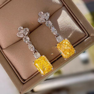 Pendientes de Diamantes Internacionales con Corte Esmeralda Amarillo, Oro Blanco, Certificación GIA, Joyería de Boda, Estilo Clásico para Mujer - Product Image 3