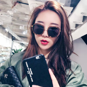 แว่นกันแดดทรงใหม่ทันสมัย Unisex กรอบโลหะ ป้องกัน UV400 ระดับ 2 เลนส์ PC แบบเต็มกรอบ สไตล์เกาหลีเรโทร - Product Image 3