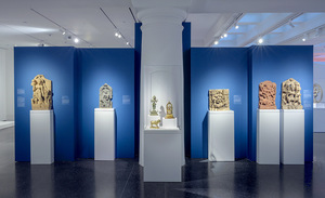 Vitrine d'exposition en acrylique transparent sur mesure avec base noire, boîte de présentation en verre anti-poussière pour sculpture, buste, collection d'art, musée - Product Image 4