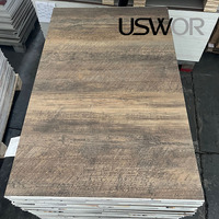 Plancher en vinyle SPC de luxe, anti-rayures, sans formaldéhyde, facile à nettoyer, antidérapant, pour les espaces commerciaux, marque privée