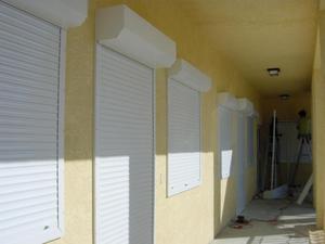 Volets roulants en aluminium anti-ouragan approuvés par Miami-Dade Fenêtres de sécurité résistantes aux chocs avec fonctionnement motorisé - Product Image 6