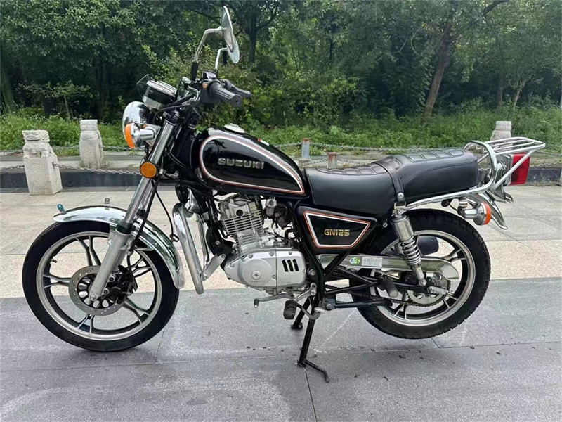 バイク GN125-2F Details Suzuki GN125-2F 2017 | The first classic Suzuki GN125-2F