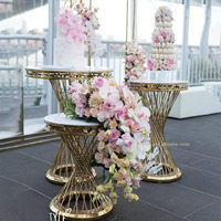 Vase de décoration de table de mariage en fer doré moderne, support à gâteau, présentoir à dessert, banquets d'hôtel et rassemblements familiaux