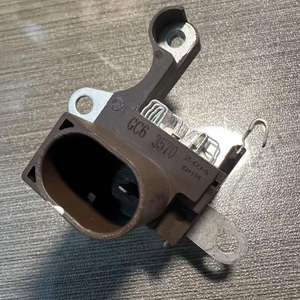 VR-H2005-194 <span class=keywords><strong>de</strong></span> régulateur <span class=keywords><strong>de</strong></span> <span class=keywords><strong>tension</strong></span> d'<span class=keywords><strong>alternateur</strong></span> d'origine 126000-3570 IN3570 81120779 - Product Image 4