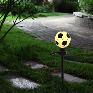 Lampe de jardin LED solaire en forme de ballon de football en plastique, résistante à l'eau, pour éclairage paysager décoratif extérieur - Product Image 3
