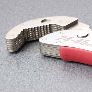 Magic Wrench Adjustable Pipe Wrench 24-45mm Serrated Jaw Metric Manual Operation - Product Image 1