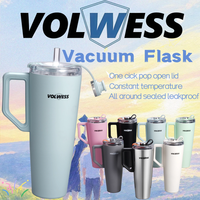 Bouteille d'eau isotherme Eastman en acier inoxydable avec couvercle monobloc, poignée intégrée, anti-fuite et design sans angles vifs