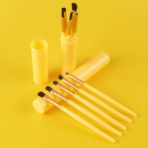 Ensemble de 5 pinceaux de maquillage à poils doux, portable, pour anticernes, eye-liner, fard à paupières, sourcils, lèvres, avec seau de rangement - Product Image 5