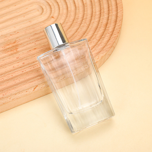 Vente directe d'usine, flacon <span class=keywords><strong>de</strong></span> parfum vide en <span class=keywords><strong>verre</strong></span> carré à fond épais <span class=keywords><strong>de</strong></span> 30 ml, 50 ml, 100 ml avec emballage en bois - Product Image 4