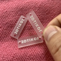 Étiquette transparente souple en caoutchouc PVC, étiquette en caoutchouc transparent avec logo personnalisé avec trous de couture