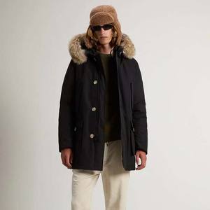 Veste parka en duvet avec col en fourrure amovible, logo personnalisé en gros, imperméable et coupe-vent, 80/20 duvet de canard - Product Image 1