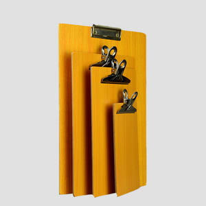 BAJO MOQ A4 A5 Clip Tablero duro Marrón Simple Colgante Bill Escritura Carpeta DE DATOS Enfermería Portapapeles de madera con percha - Product Image 6