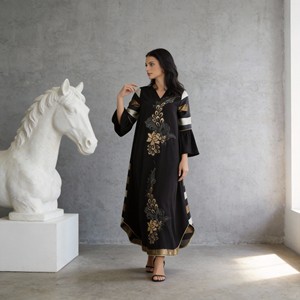 Abaya longue en polyester élégante et luxueuse à motifs patchwork pour femmes musulmanes, robe sur mesure, vente en gros OEM - Product Image 4