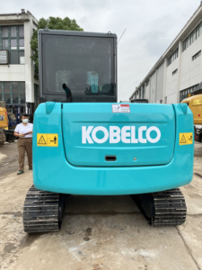 Mini-excavatrice sur chenilles Kobelco SK60 de 6 tonnes, 100 % fabriquée au Japon, avec moteur, haute puissance de terrassement, d'occasion, bien entretenue, 2021 - Product Image 4