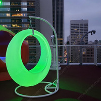 Balançoires de jardin en plastique pour l'extérieur, éclairées par LED, avec anneau circulaire lumineux en plastique, lumière LED pour parc, plage, hôtel, avec cadre