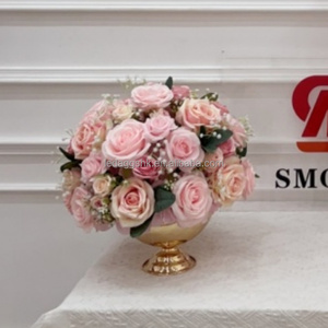 Bola de Flores de Rosa de Seda Rosa Romántica LEDA de 30 cm, Centro de Mesa para Boda, Ramo Floral Artificial para Recepción de Boda y Eventos - Product Image 1