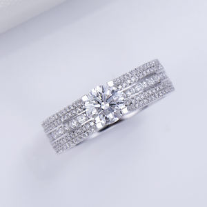 แหวนเพชรทรงกลมทองคำขาว 18K รุ่น MSR-1371 จาก Messi Jewelry สำหรับผู้หญิง - Product Image 1