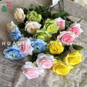 Rosas Artificiales de Seda de 3 Cabezas, en Capas, Realistas, para Decoración de Bodas, Estilo Moderno - Product Image 1
