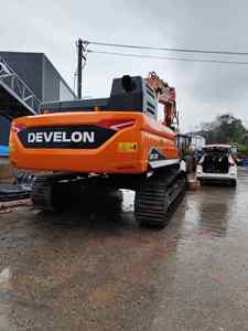 รถขุดตีนตะขาบ Develon DX380 ประสิทธิภาพสูง 36.4 ตัน 214 กิโลวัตต์ บุ้งกี๋ 1.95 ลูกบาศก์เมตร มาตรฐานยูโร 3/4 สำหรับงานก่อสร้าง - Product Image 4