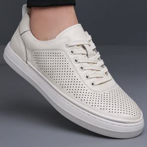 Sandalias Planas para Hombre, de Cuero Vacuno de Primera Calidad, Suaves, Transpirables, Casuales, de Verano, Negras, con Diseño Calado y Cordones Delanteros - Product Image 2